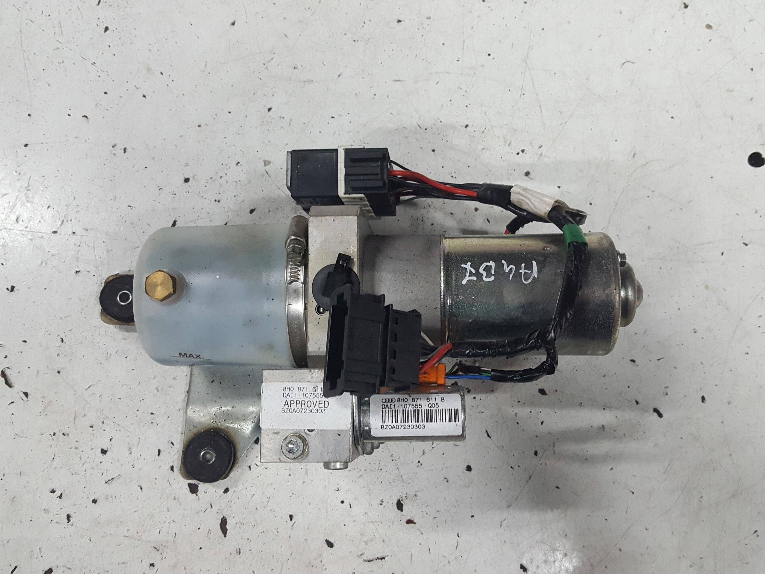 B6 - AUDI A4 B7 04-07R кабриолет крыша насос 8H0871611B