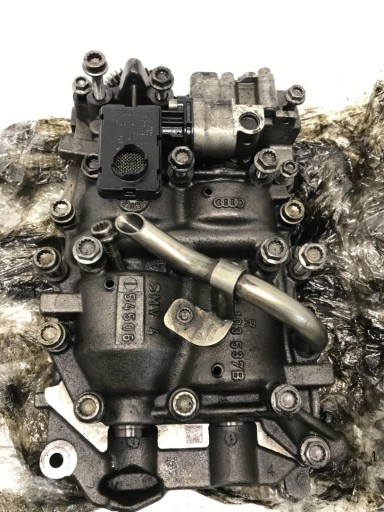 AUDI A4 B7 2.0 TDI масляний насос 038103535b