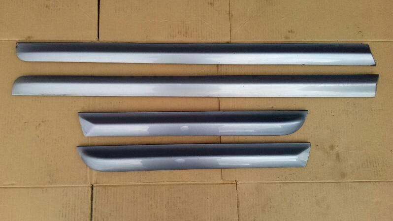 8E0853960C 8E0853959C - AUDI A4 B7 дверные молдинги S-LINE комплект LY7H