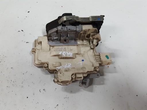 8K0839015 - AUDI A4 B8 08R-замок дверей лівий задній 8 PIN