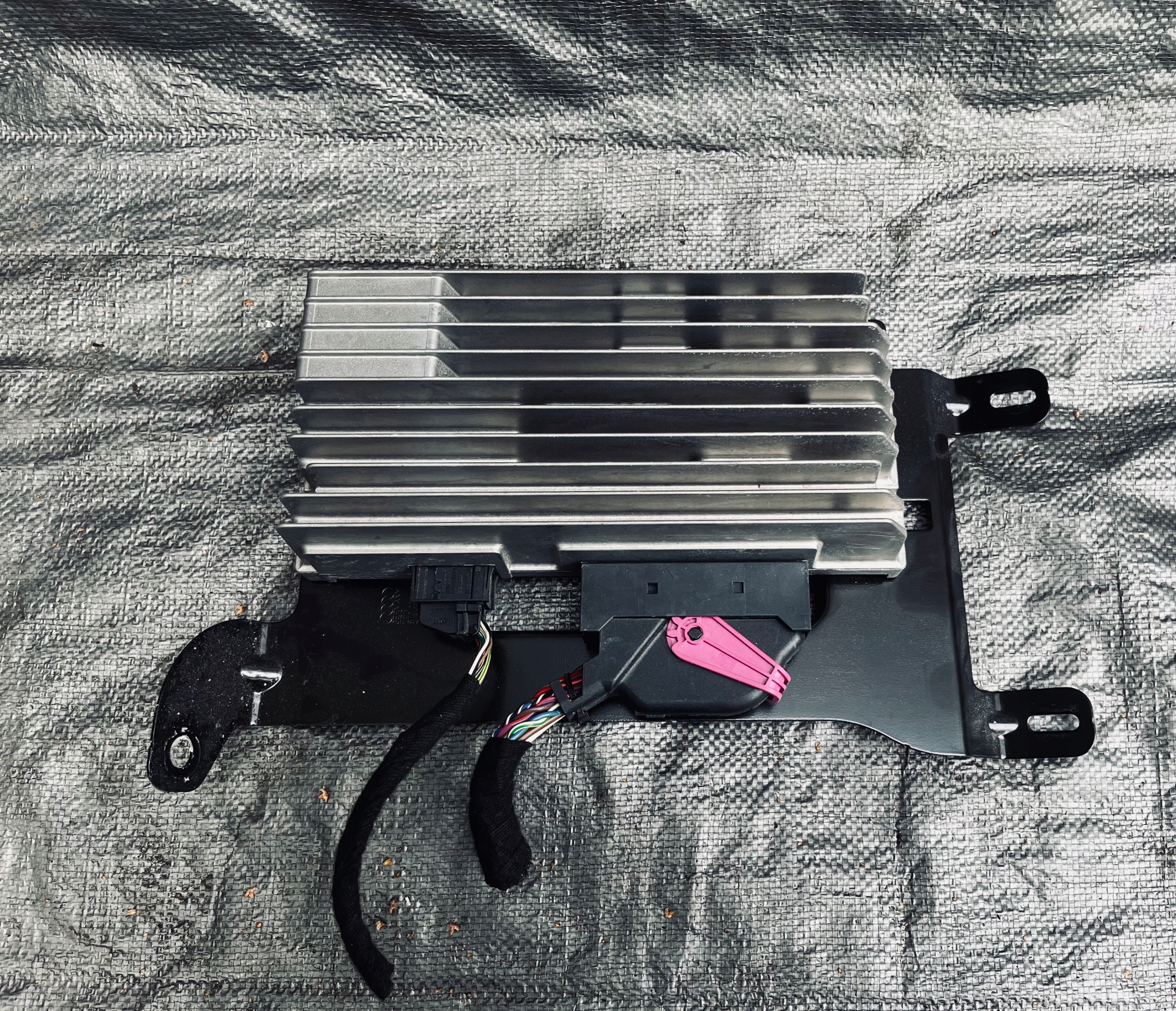 8T0035223AP 8T0035223AJ - AUDI A4 B8 A5 усилитель BANG OLUFSEN оригинал