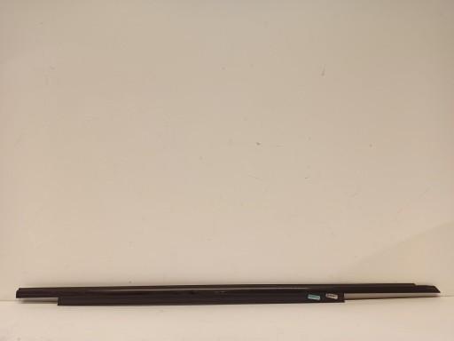 AUDI A4 B8 скребок двери 8K0853284M