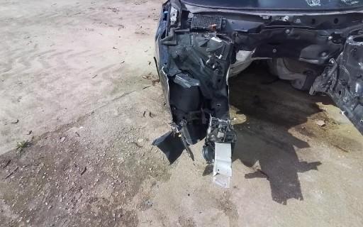 01 - AUDI A4 B9 8W ЧЕТВЕРТА ПЕРЕДНЯ ПРАВА LX5R