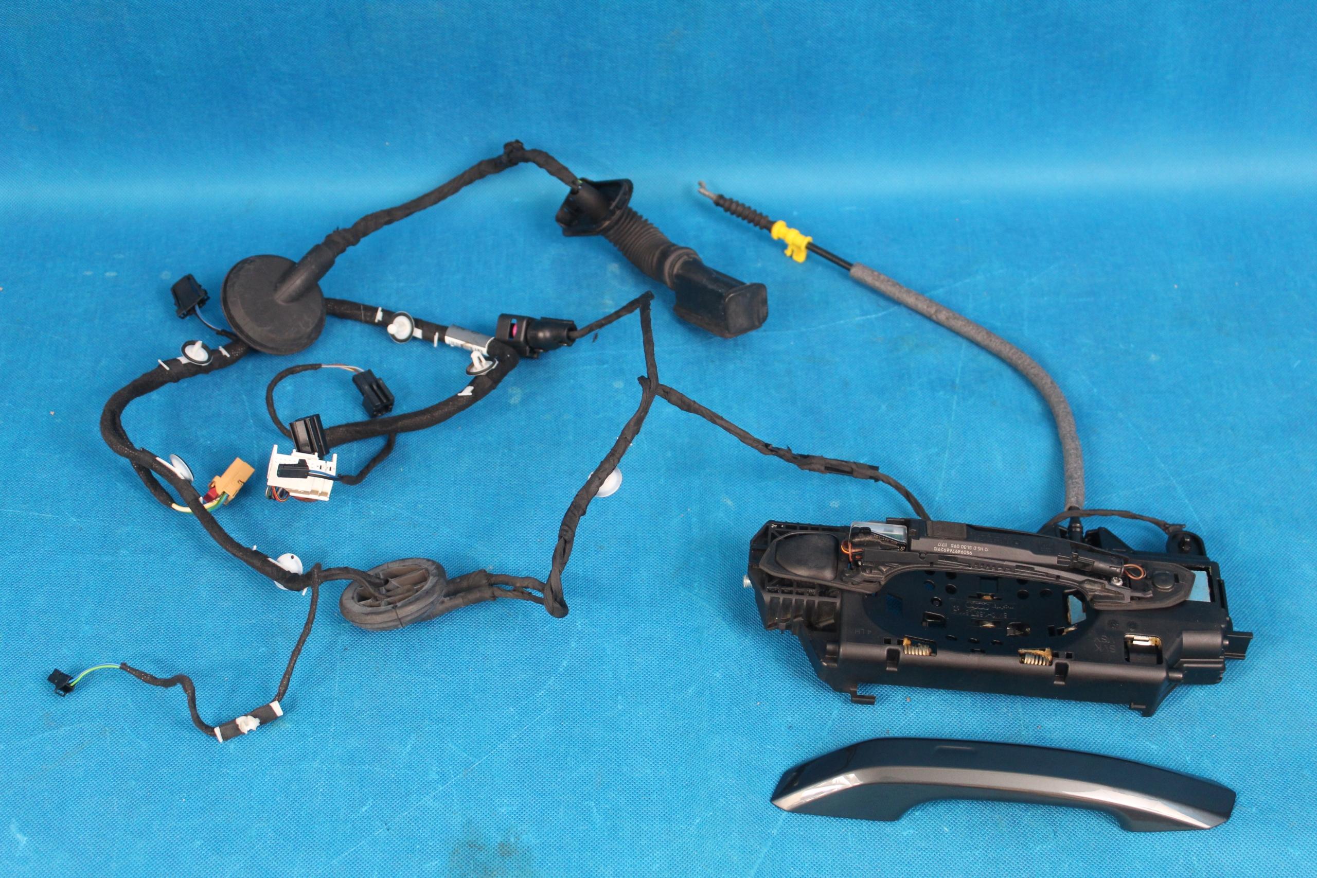 8W0971687AS 8W0837205 - AUDI A4 B9 дверная ручка задняя левая KEYLES LED 18R