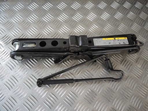 AUDI A4 B9 ДОМКРАТ 8W0011031D