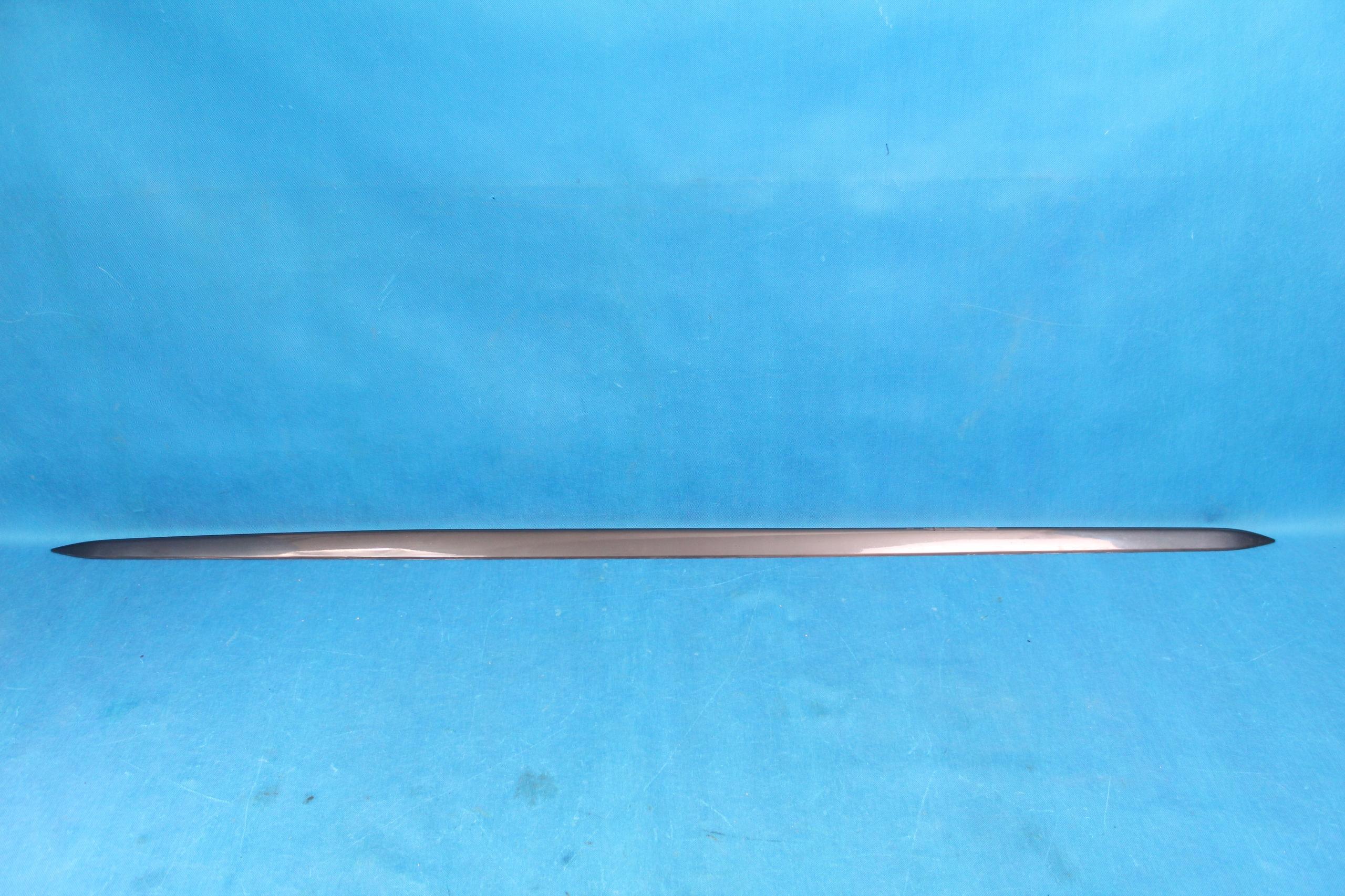 8W0853932 22/28 - AUDI A4 B9 педаль порога правая S-LINE LX7L 18R