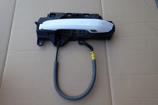 AUDI A4 B9 КРЕПЛЕНИЕ РУЧКИ ПЕРЕДНЕЙ ЛЕВОЙ 8W01837811A LY9C UK РУЧКА