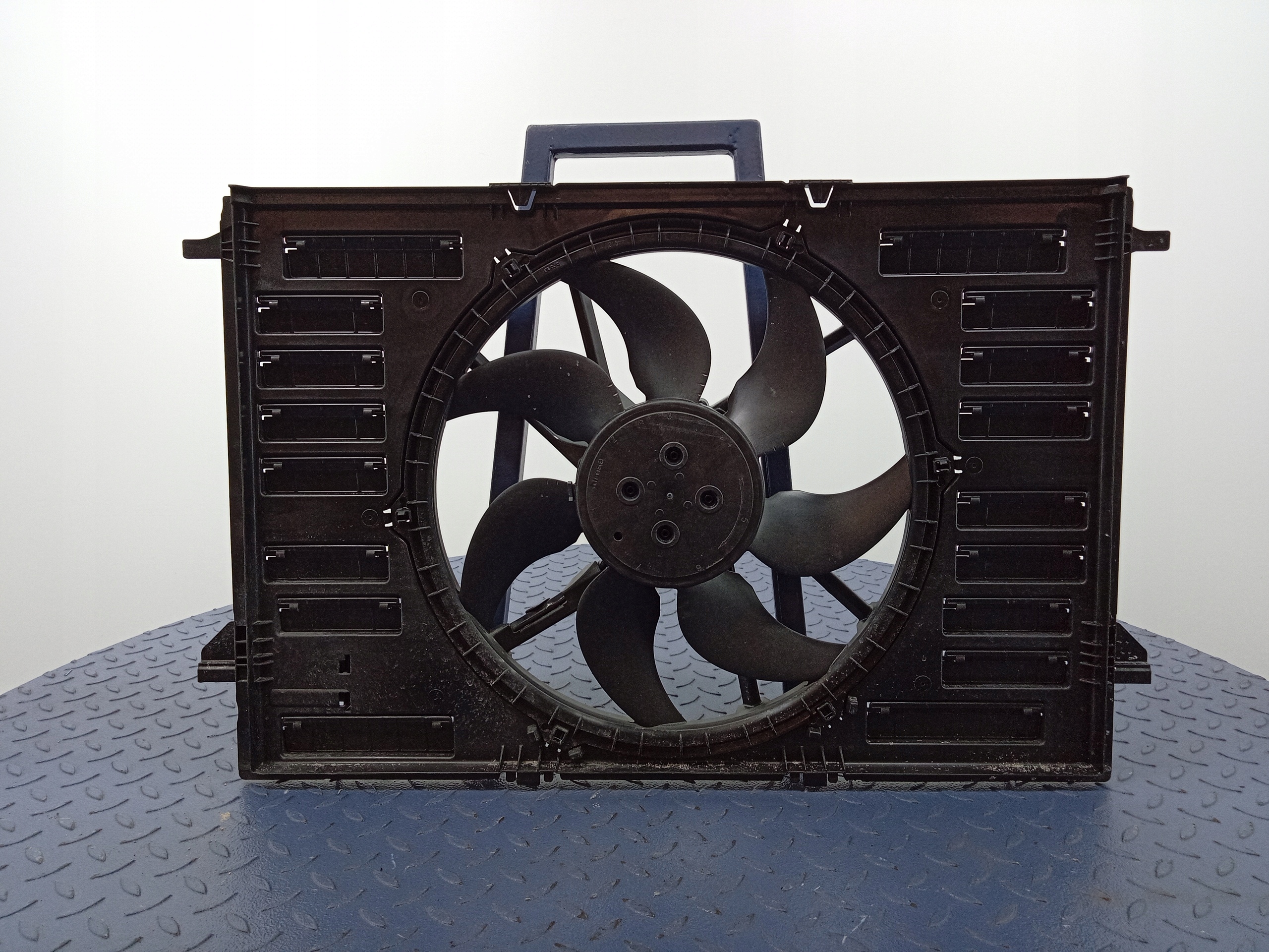 AUDI A4 b9 вентилятор радіатора 8W0959455AC