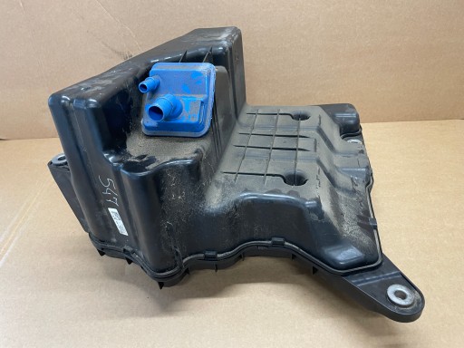 AUDI A4 B9 ZBIORNIK ADBLUE 8W0131878AE - AUDI A4 b9 бак ADBLUE 8W0131878AE