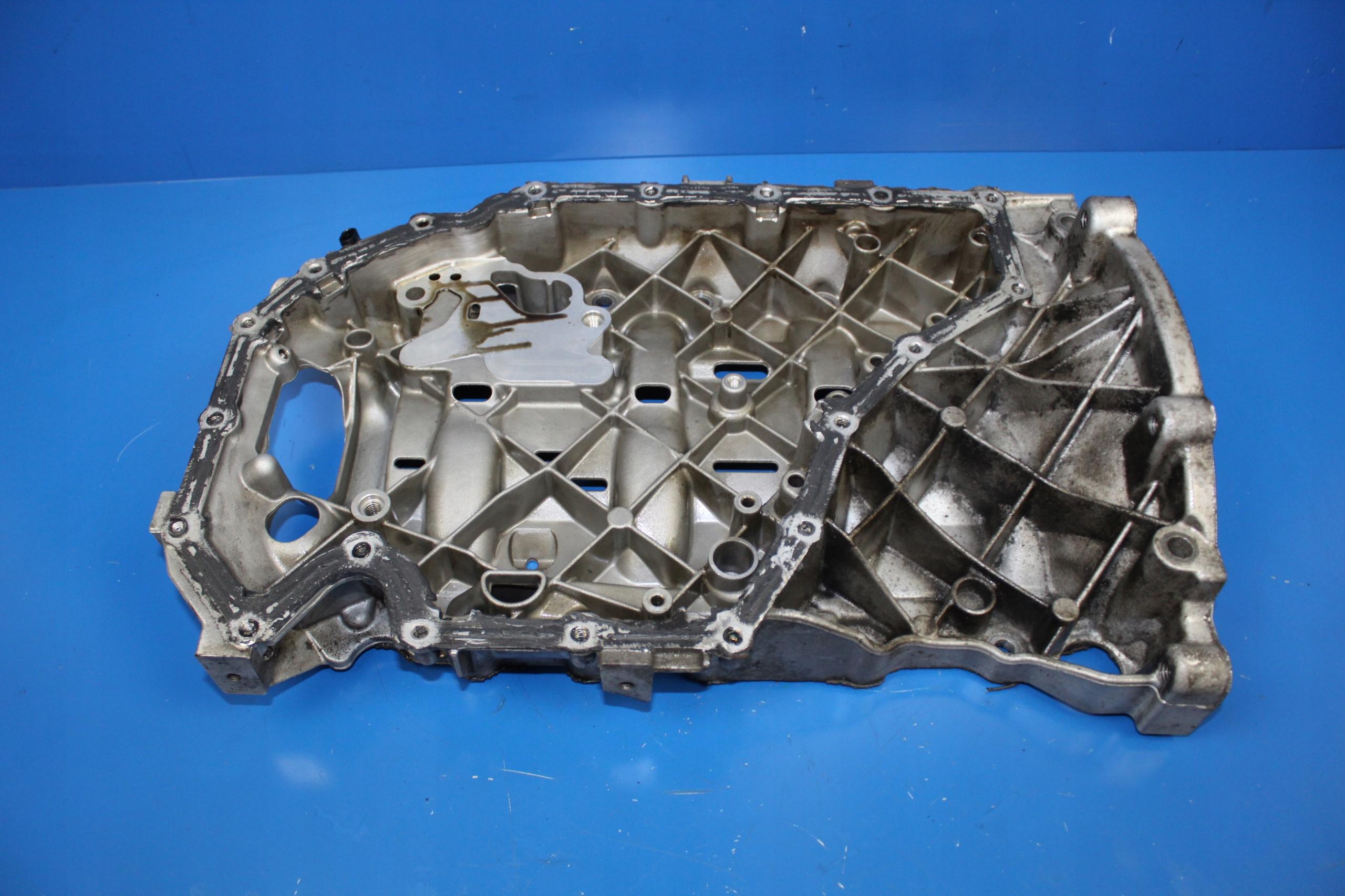 06H103603 - AUDI A5 8T A4 B8 TT LEON 2.0 TFSI масляный поддон