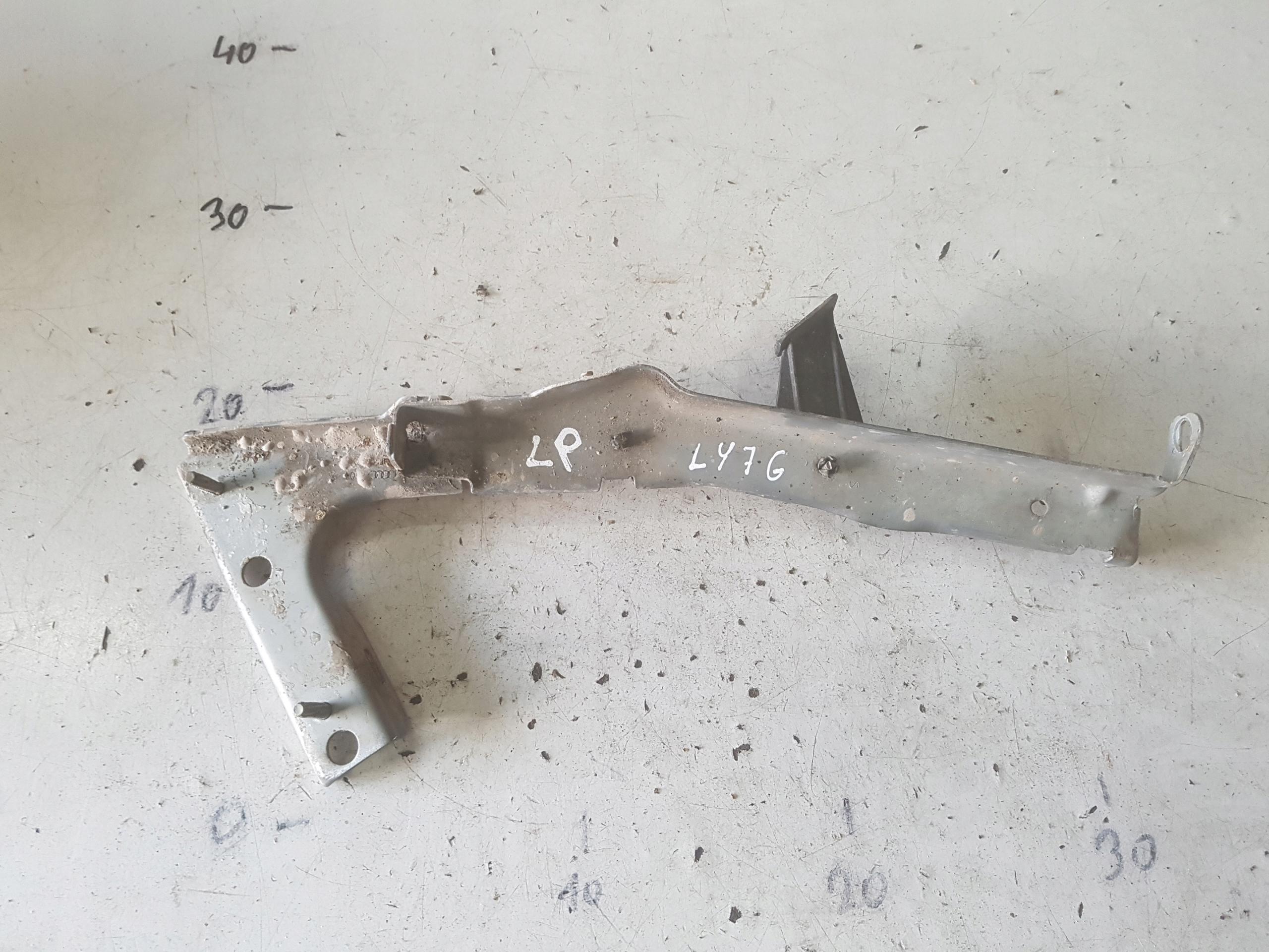 AUDI A5 8T LIFT кронштейн крыла левый передний LY7G