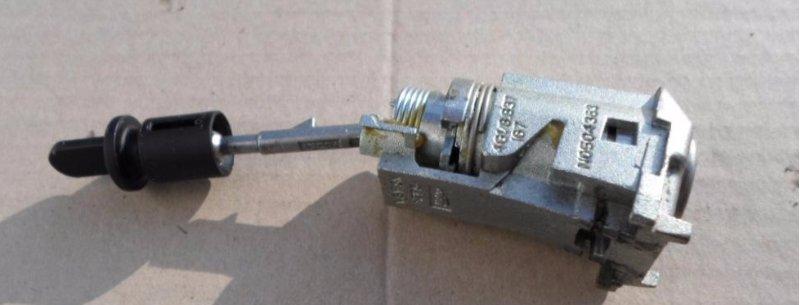 AUDI A6 4G0 вставка замка 4G1837167