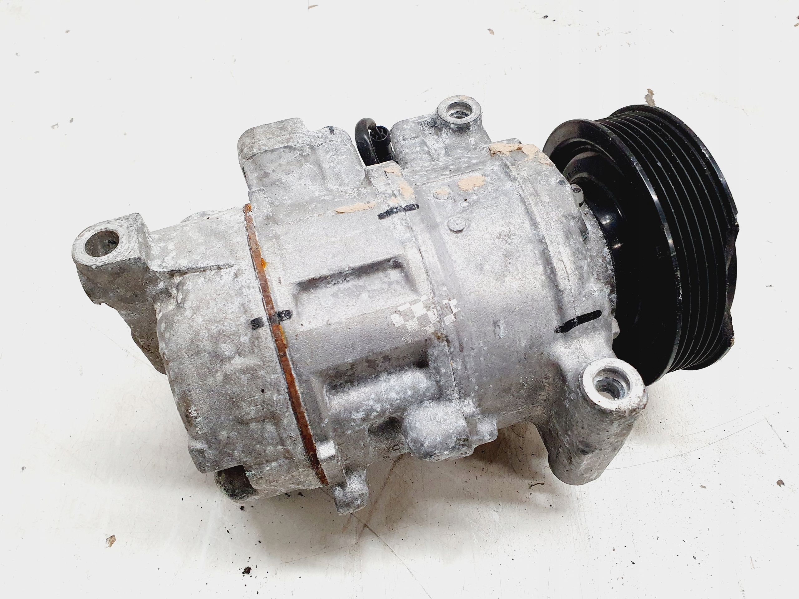 AUDI A6 C6 4f0260805aj компресор