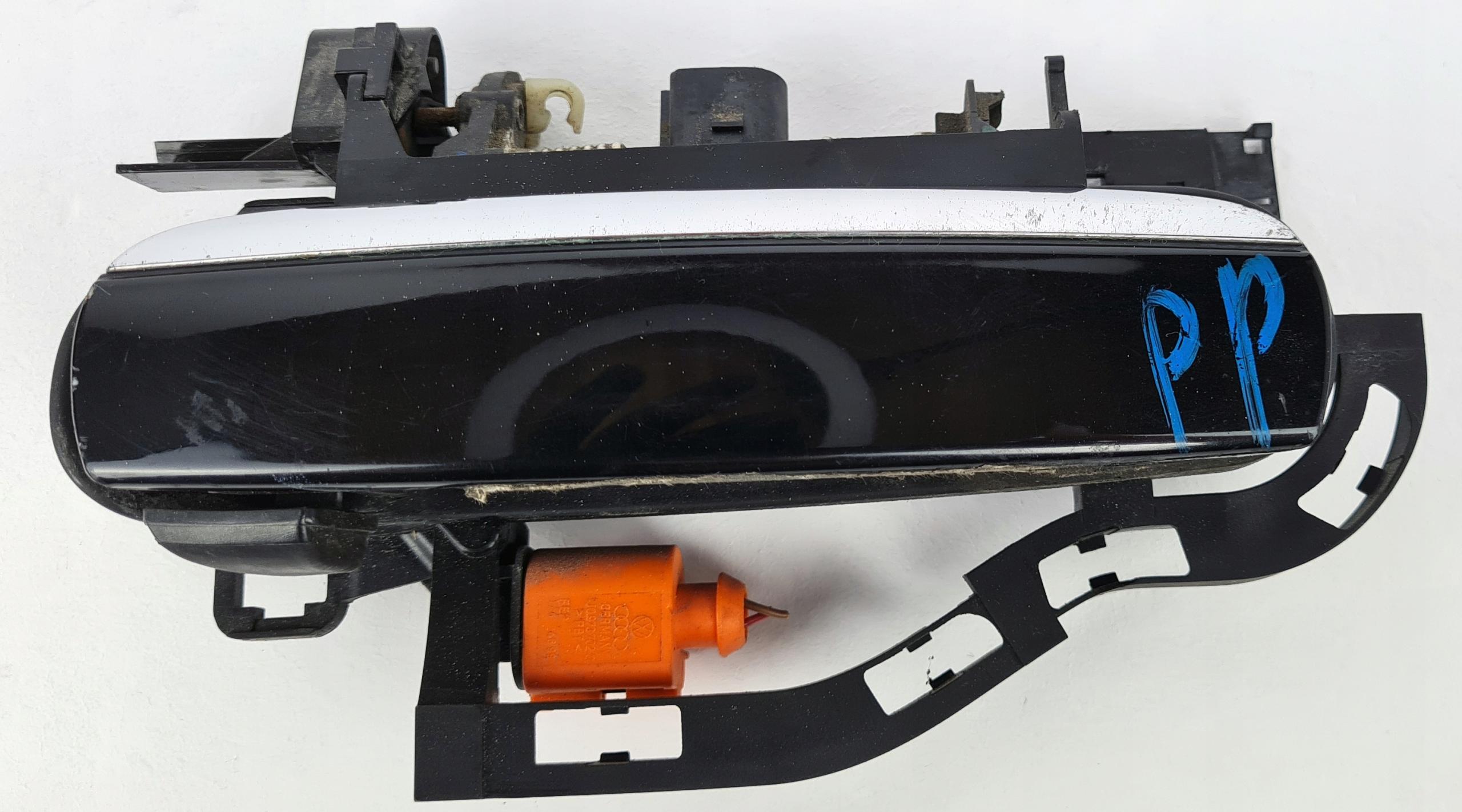 LY9B - AUDI A6 C6 ручка двери правая передняя KEYLESS GO