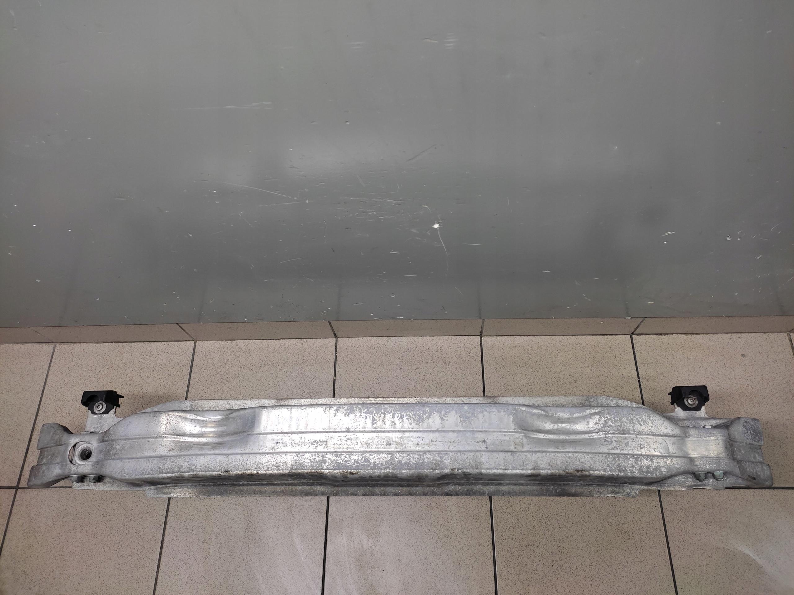 AUDI A6 C6 Універсал бампер передній 4f0807111