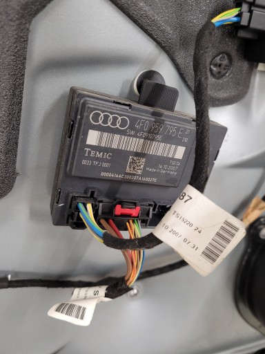 4F0959795E 4F0910795E - AUDI A6 C6 модуль водій двері лівий задній лівий задній