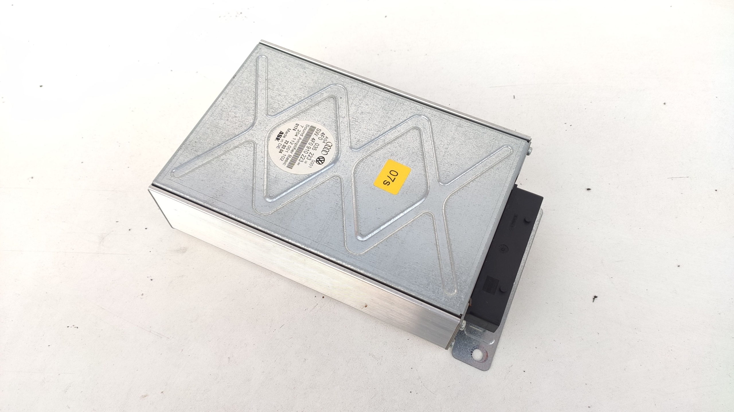 Audi A6 C6 аудио усилитель 4F0035223 4F0910223