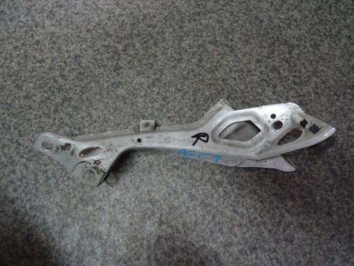 4G0805815 - AUDI A6 C7 4G правое крепление 4G0805816