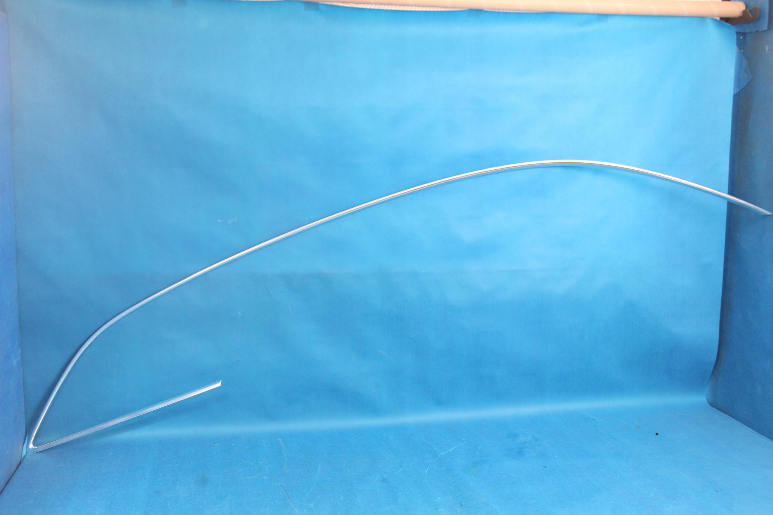 4G9853704A 23/03 - AUDI A6 C7 Lift накладка на дах права хром 16R