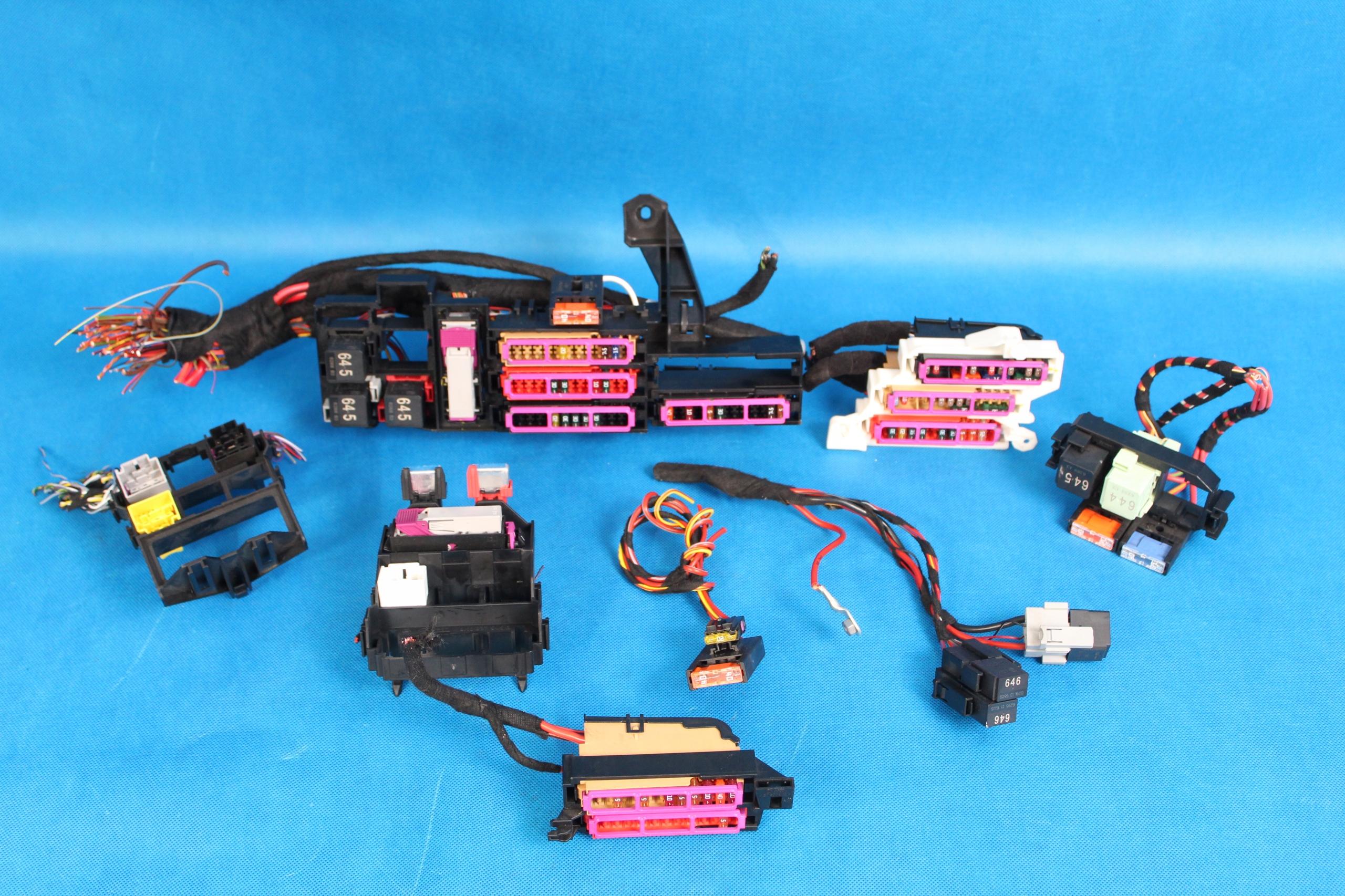 AUDI A6 C7 LIFT блок запобіжників 17R