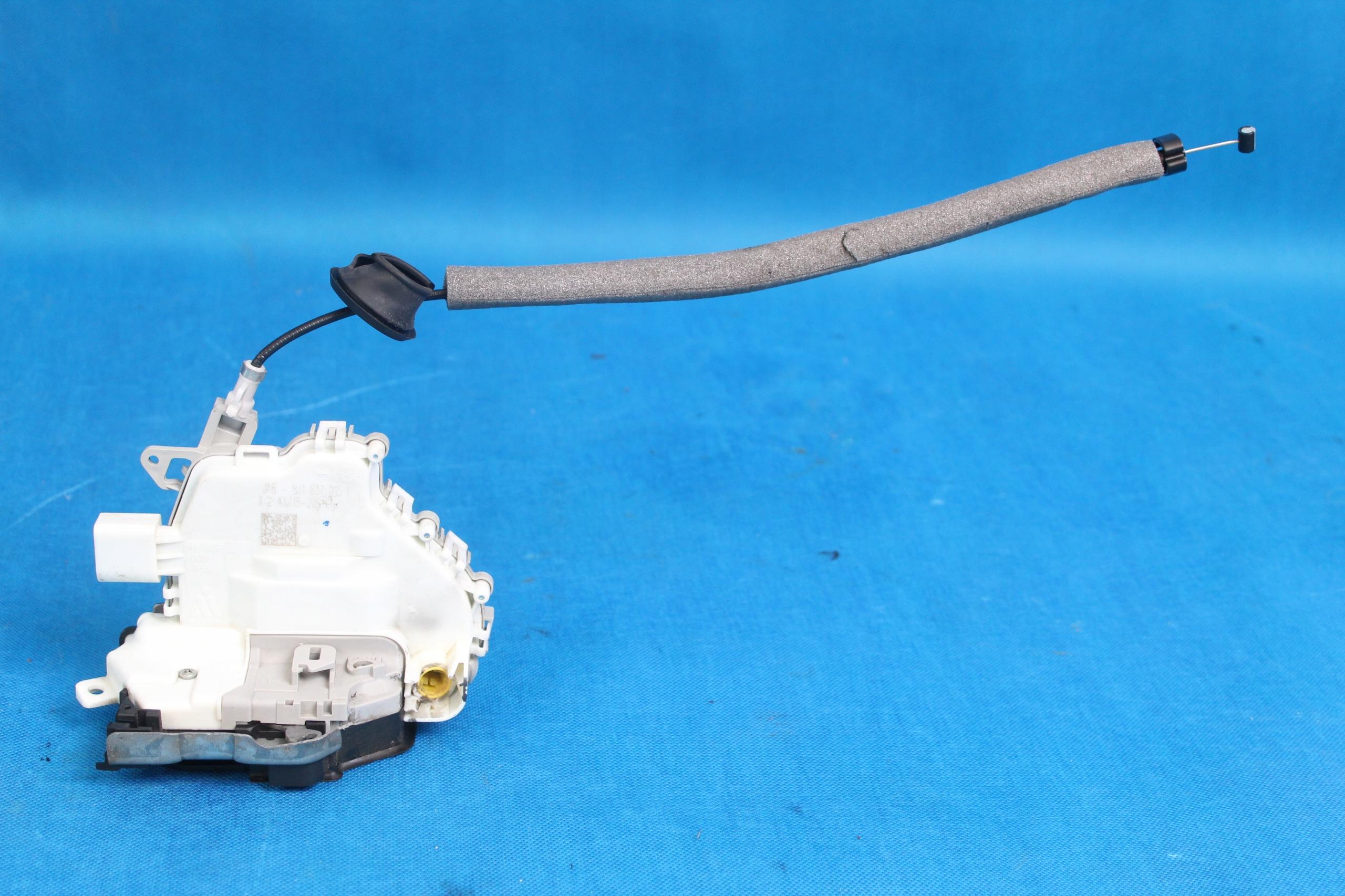 8J1837015F 23/03 - AUDI A6 C7 LIFT замок двери передний левый Европа 16R