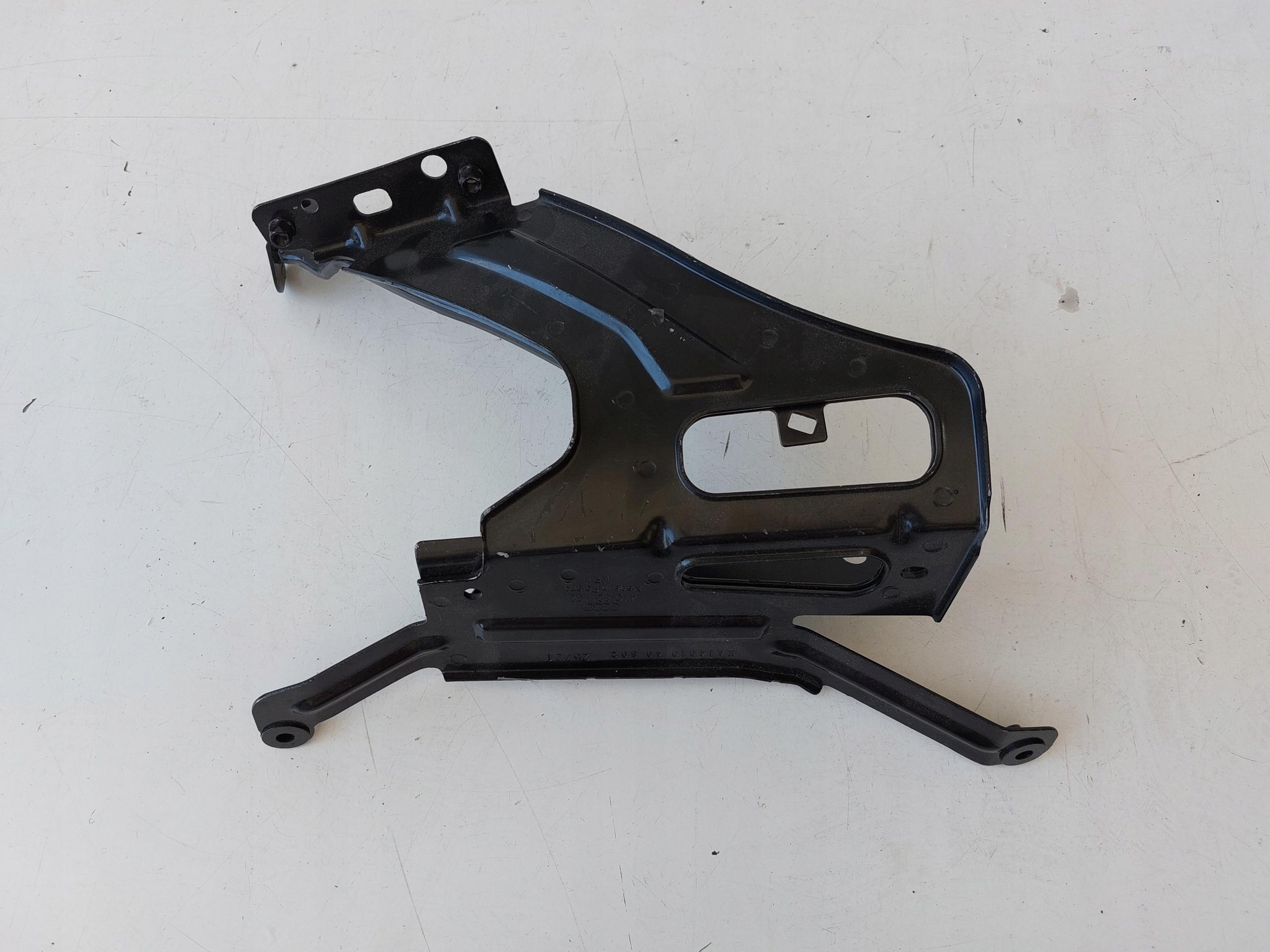 AUDI A6 C8 кріплення крила праве 4k0821132