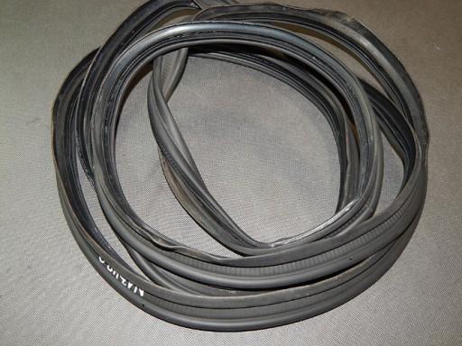 Audi A7 4G прокладка крышки багажника 4G8827705A