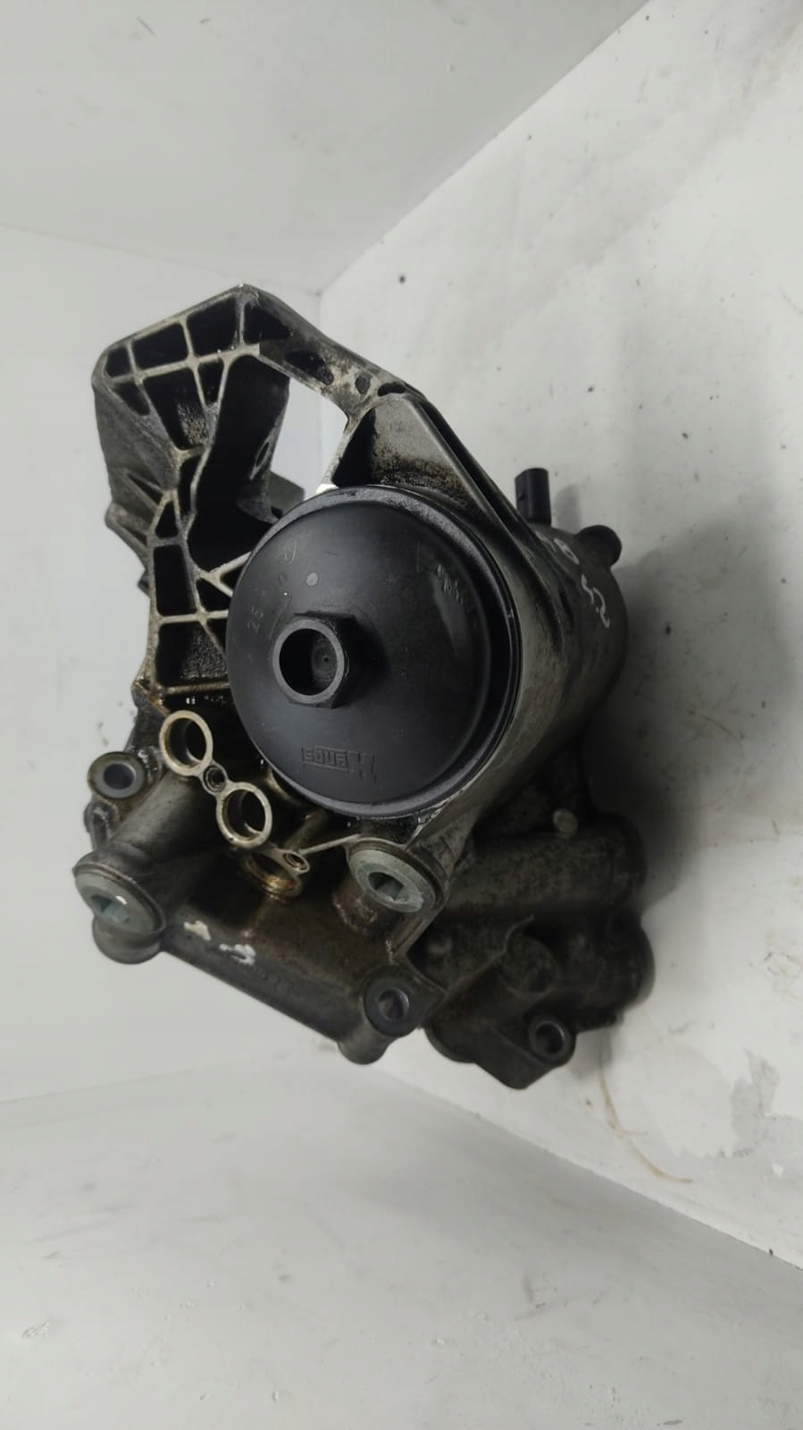 AUDI A8 D3 4.2 077115401aa база масляного фильтра