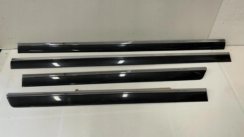 AUDI A8 D3 обшивка дверей Середня передня LZ9Y