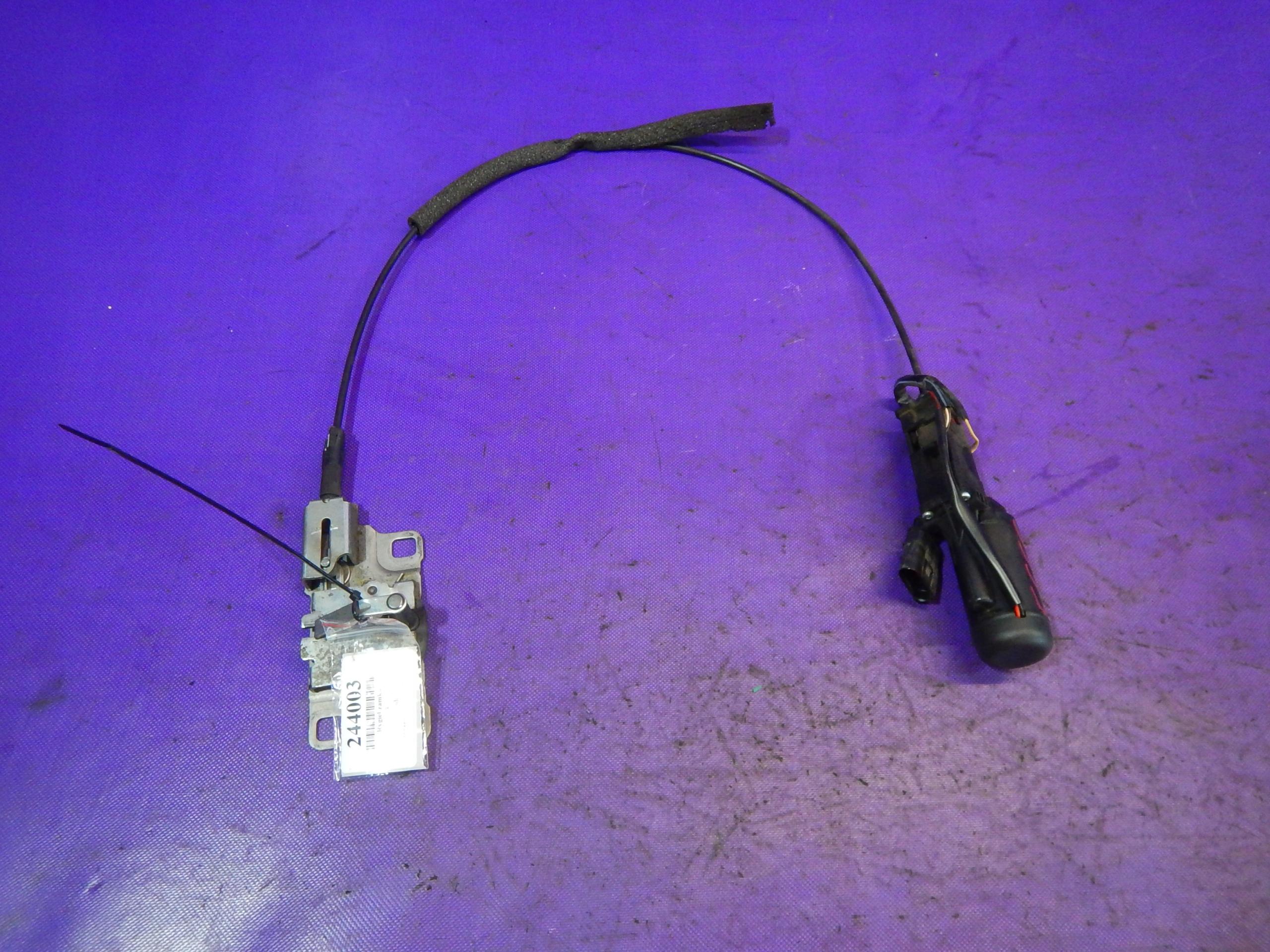 AUDI A8 D3 болт замка засувки 4E0827383D