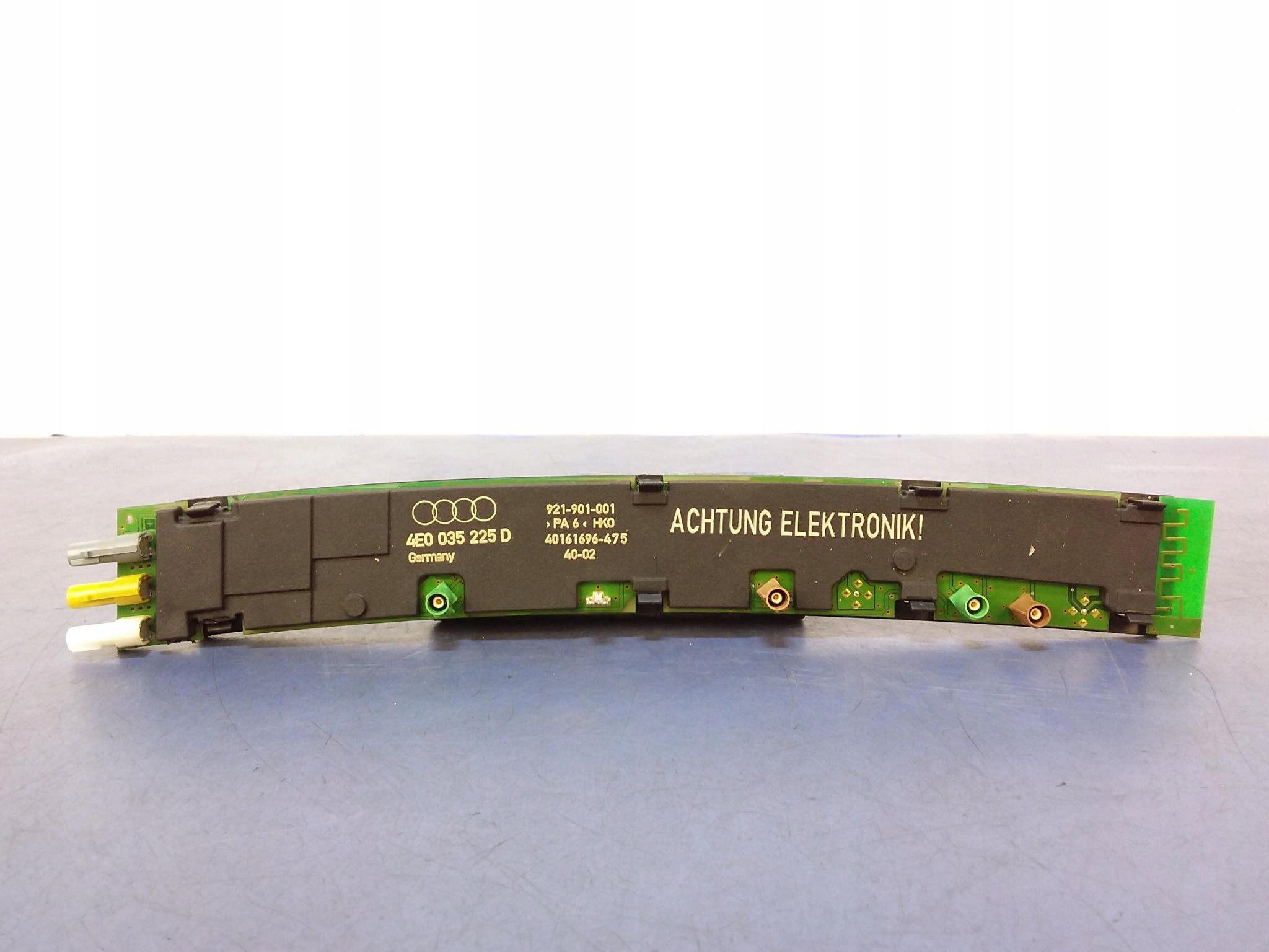 AUDI A8 D3 Підсилювач антени 4E0035225D