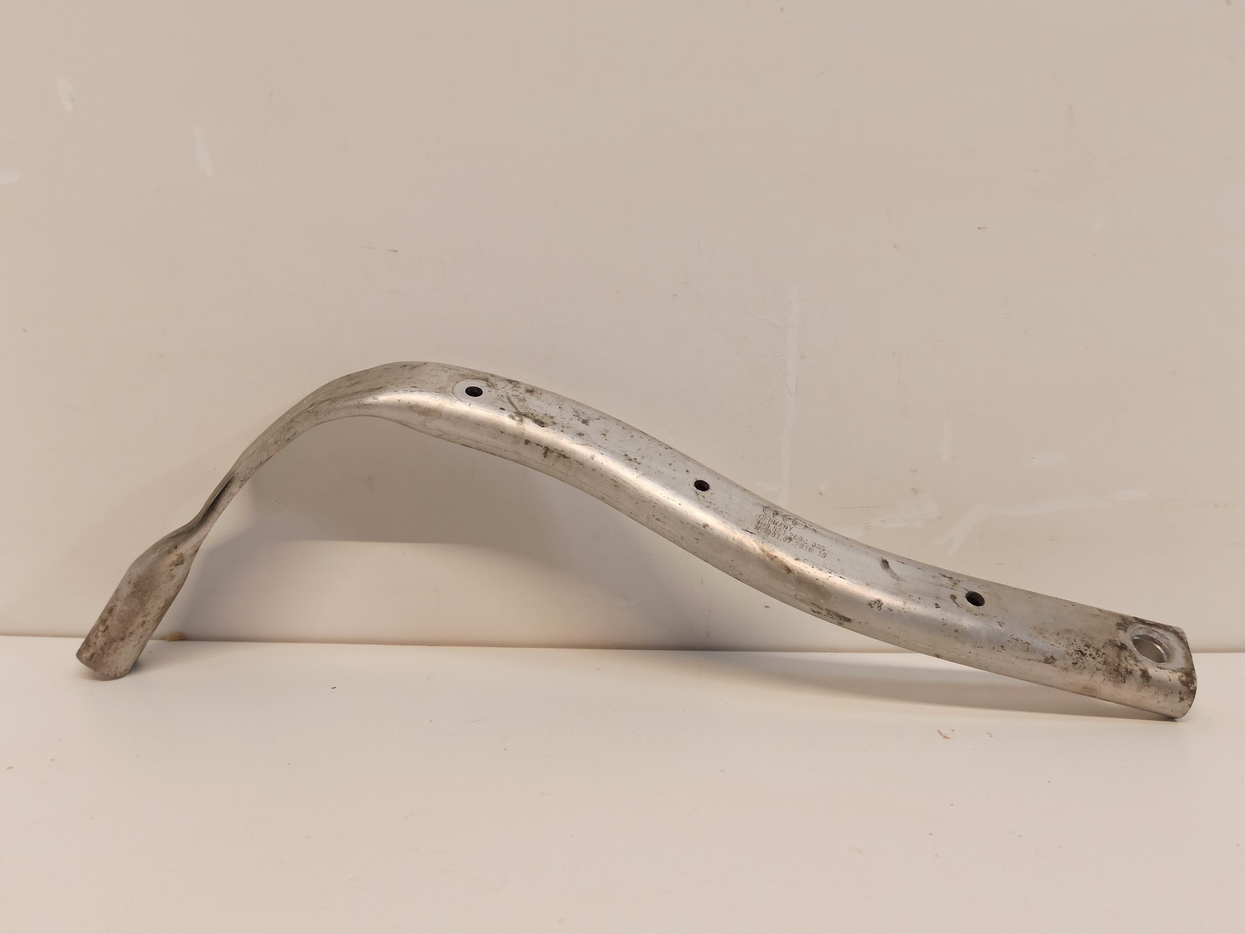 AUDI A8 D4 кронштейн крыла правый 4H0821260C