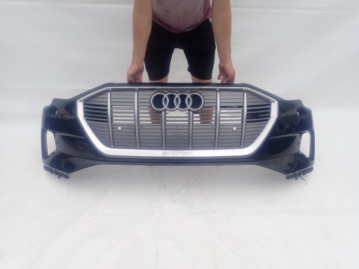 18- 11.02 - Audi e-tron 18 - передній бампер spr pdc