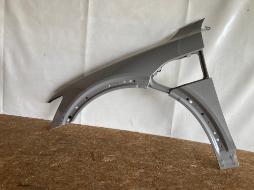 Audi e-tron 4Ke спереду ліворуч