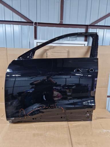 Вхідні двері audi e-tron 4ke