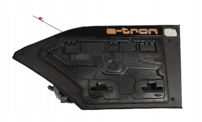 AUDI E-TRON РОЗ'ЄМ ВІДКИДНА КРИШКА ЗАРЯДКИ 4KE810001A