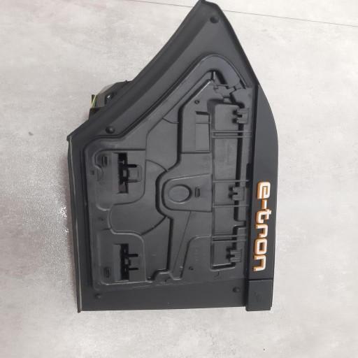 4KE810001A - AUDI E-TRON РАЗЪЕМ ОТКИДНАЯ КРЫШКА ЗАРЯДКИ 4KE810001B