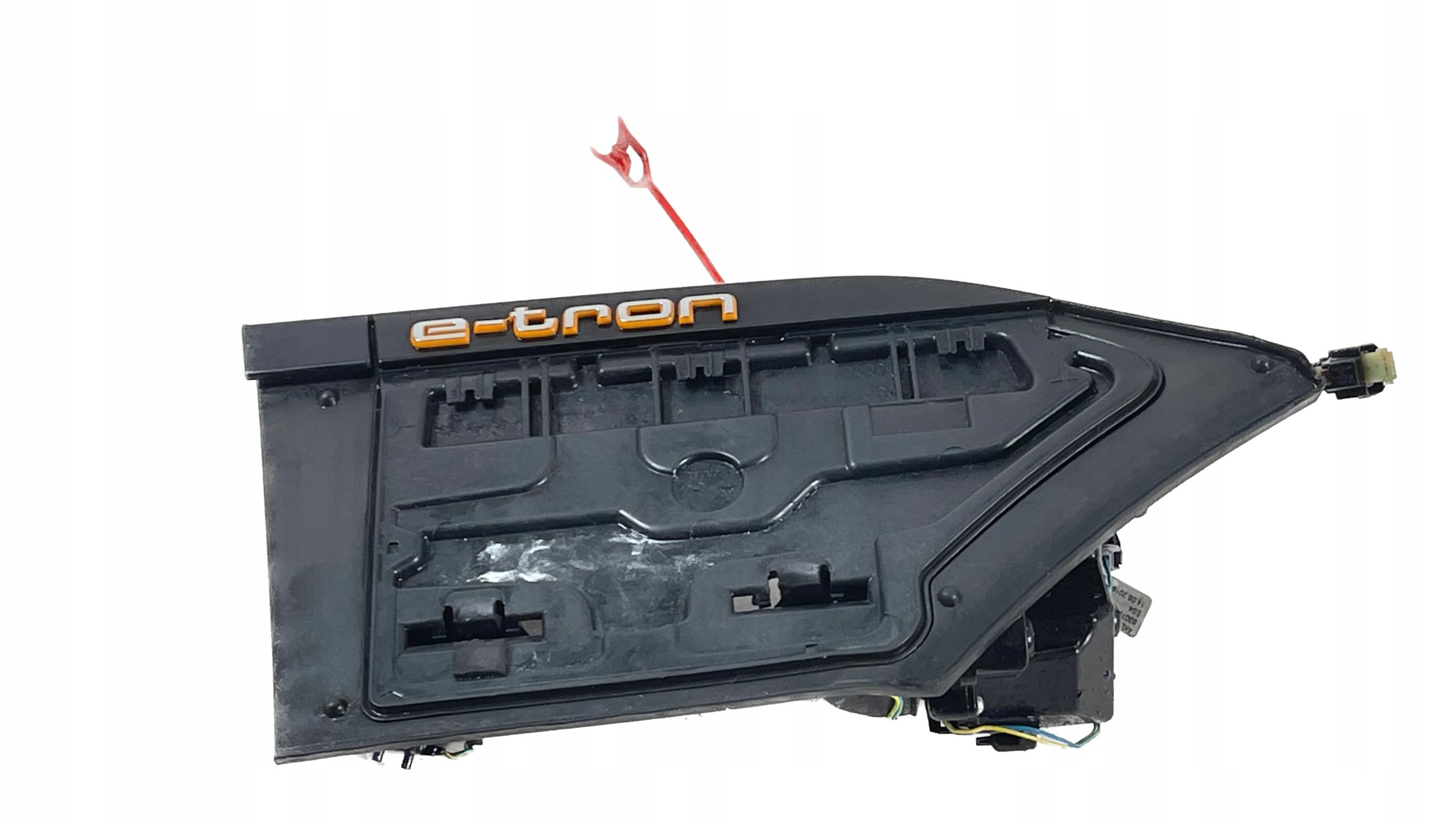 AUDI E-TRON РАЗЪЕМ ОТКИДНАЯ КРЫШКА ЗАРЯДКИ 4KE810002