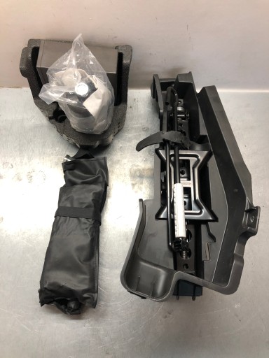 AUDI Q3 8U Tiguan Ремонтний комплект гайкові ключі 5n0011031b