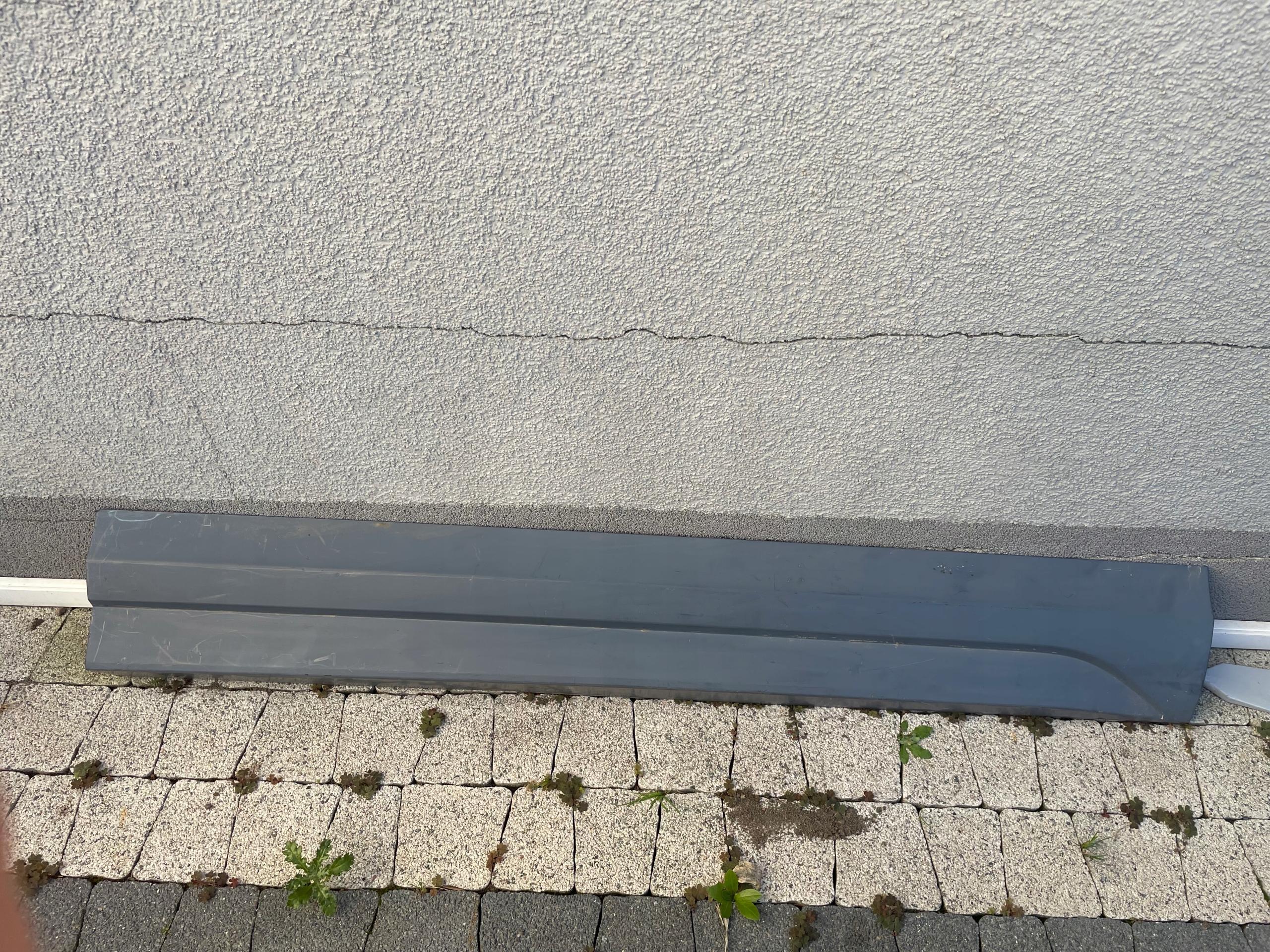 8U0853960D - AUDI Q3 8U0 Lift молдинг передняя правая дверь новая