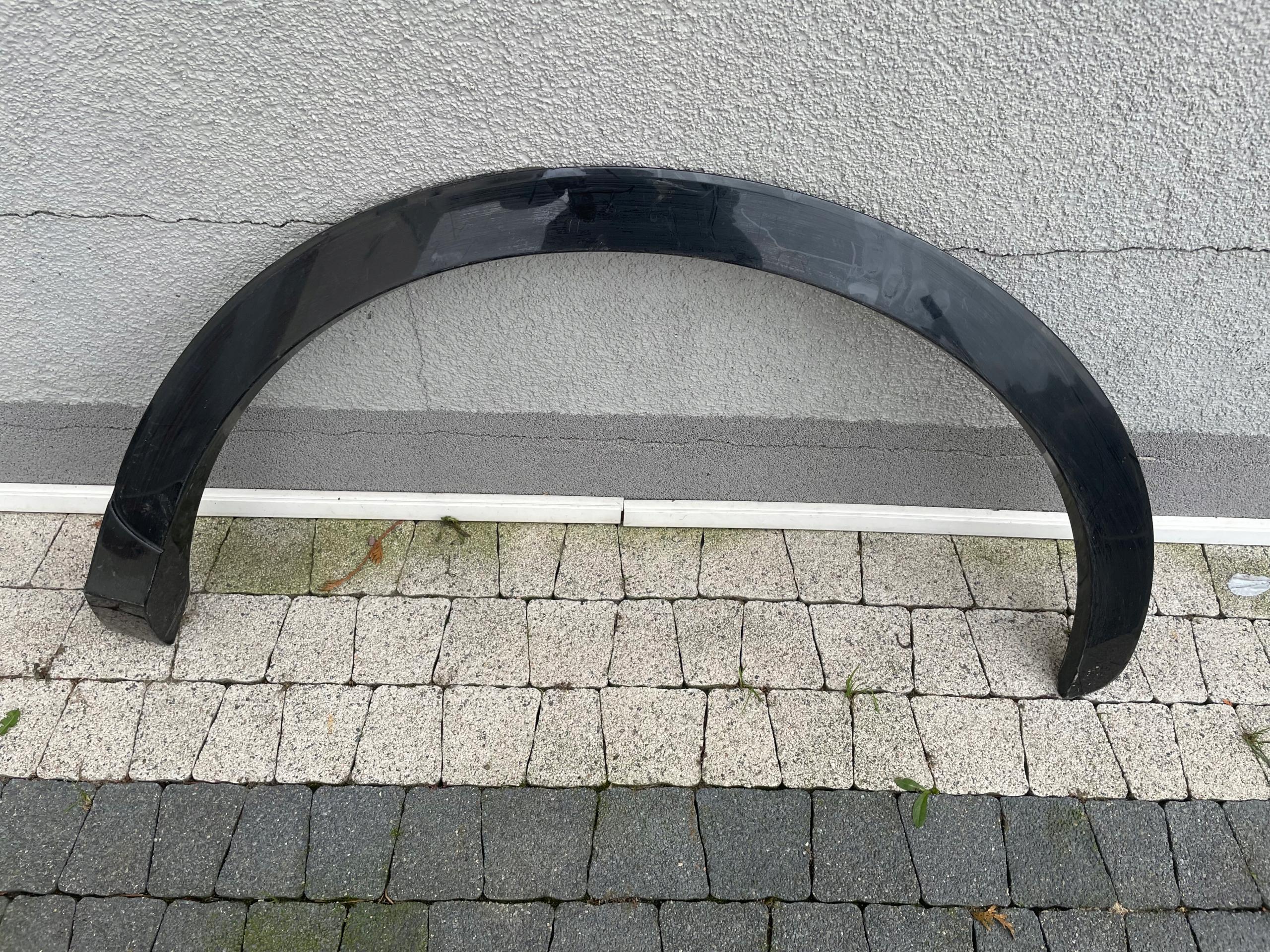 8U0853817A - AUDI Q3 8u0 накладка на заднє ліве крило