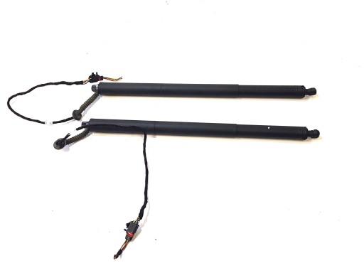 8U0827851A - AUDI Q3 8u0 привід багажника 15р.