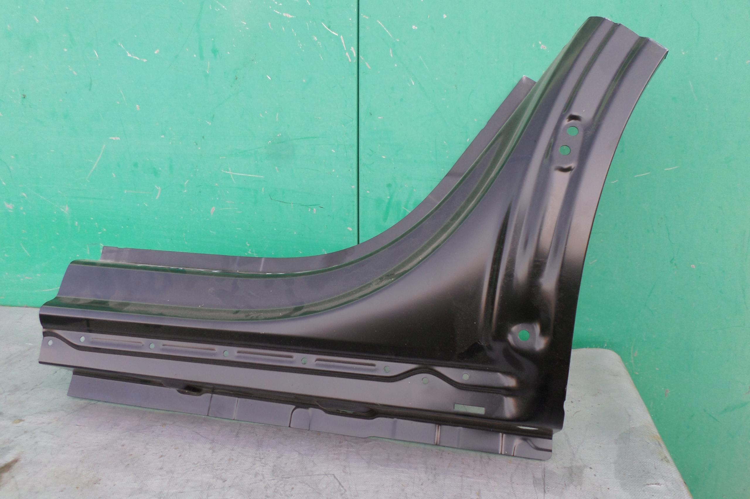 AUDI Q3 II 83A SPORTBACK лівий поріг обшивка