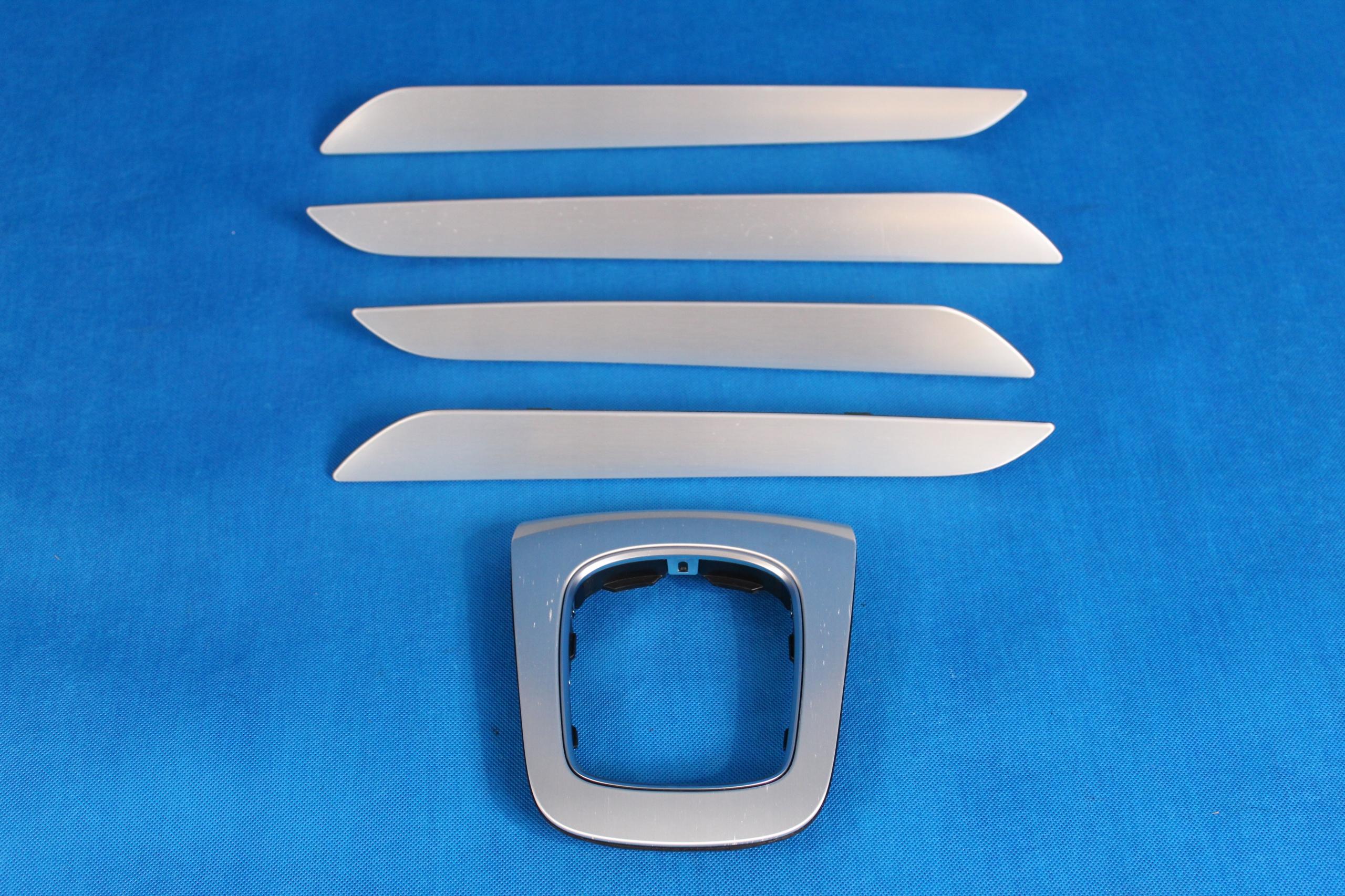 8U0864261AF - AUDI Q3 LIFT 8U молдинги ALU 1L1 декор дверей 17R