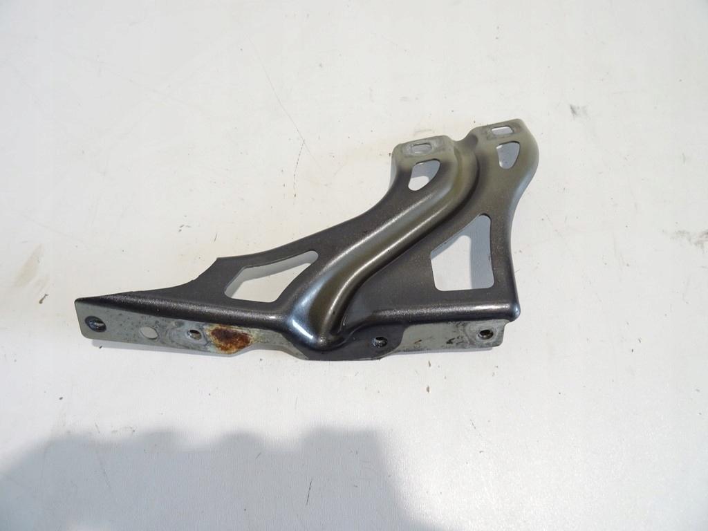 8U0821136 - AUDI Q3 кронштейн крыло крепление передний правый