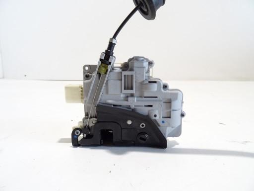 AUDI Q3 замок двери правый задний 8K0839016