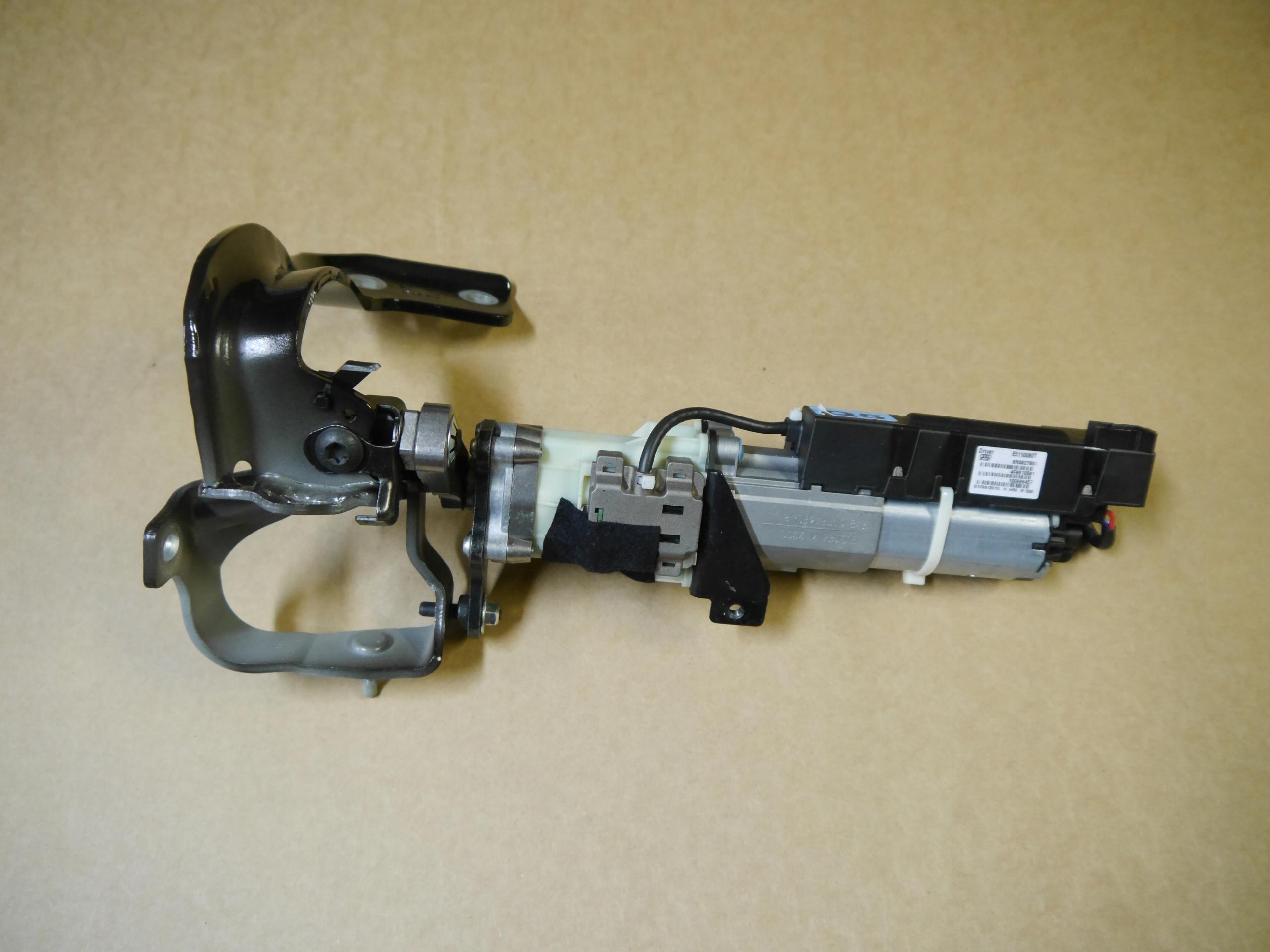 AUDI Q5 8R привод багажника 8R0827851