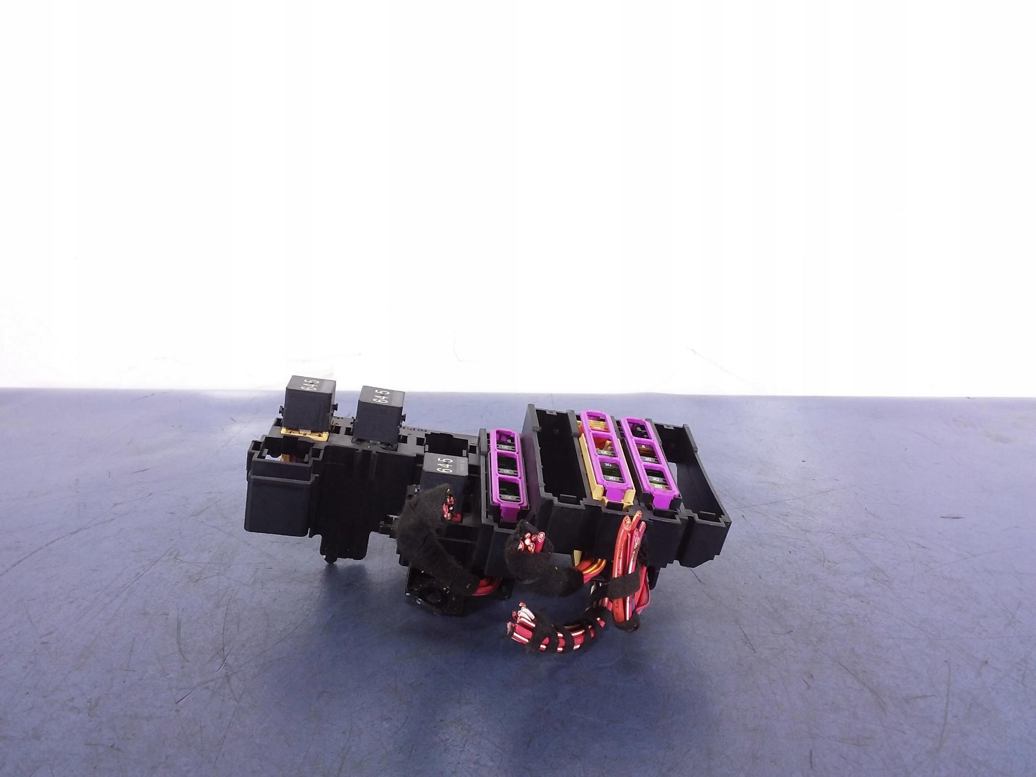 AUDI Q5 8R блок предохранителей 8K0971845A