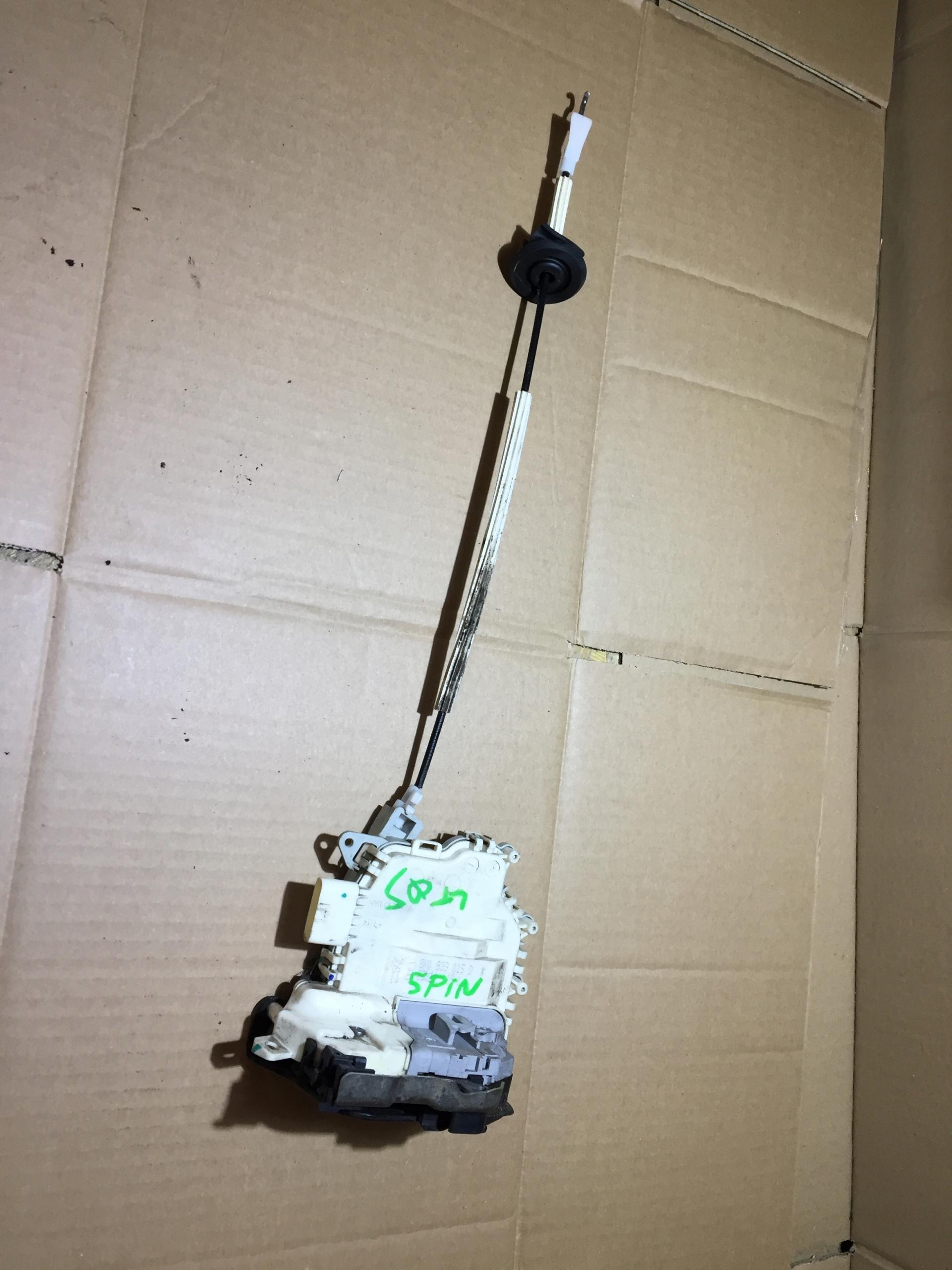 AUDI Q5 8R замок дверей лівий задній 5 PIN 8K0839015D