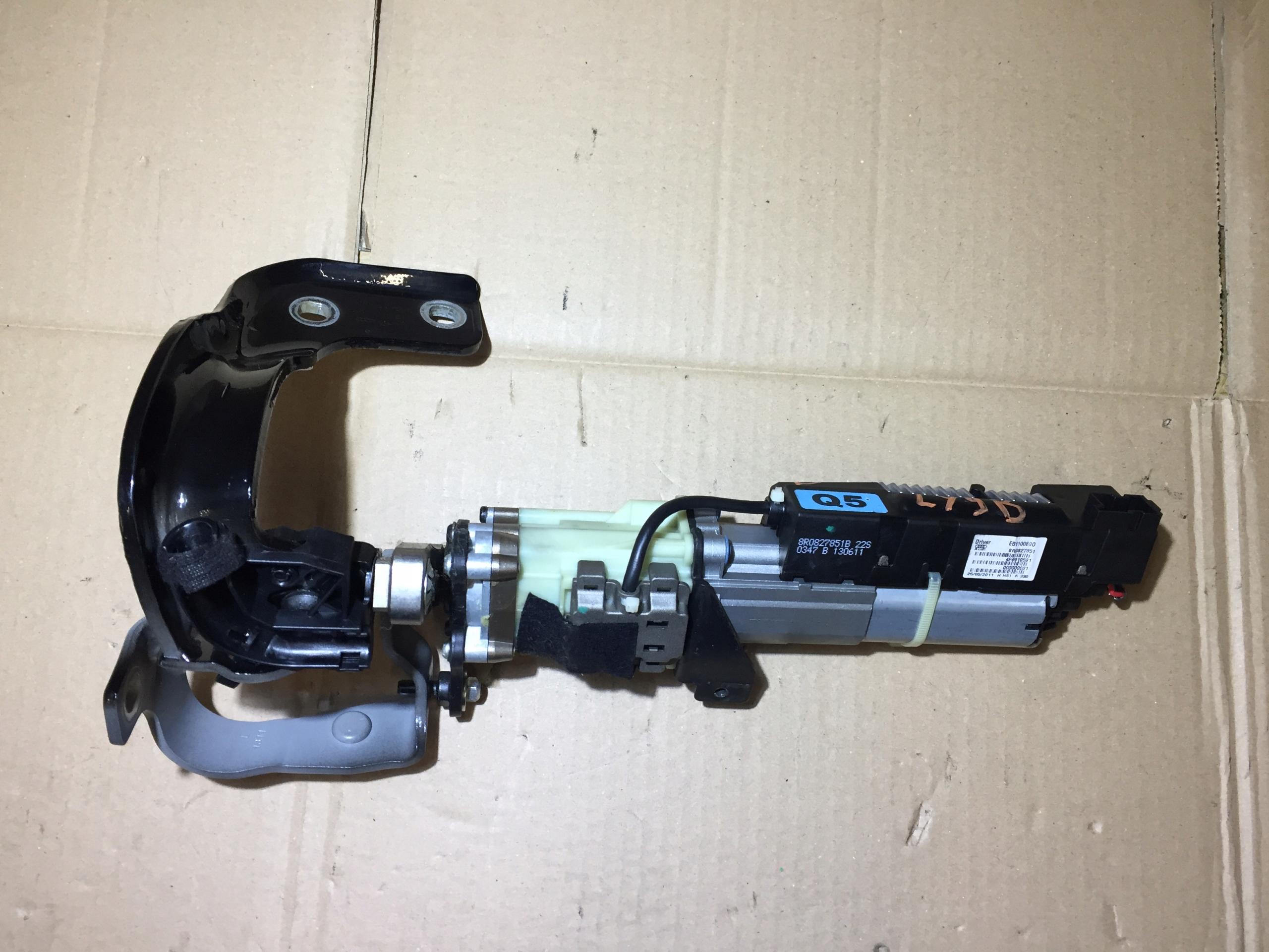 AUDI Q5 привод багажника левый 8R0827851B